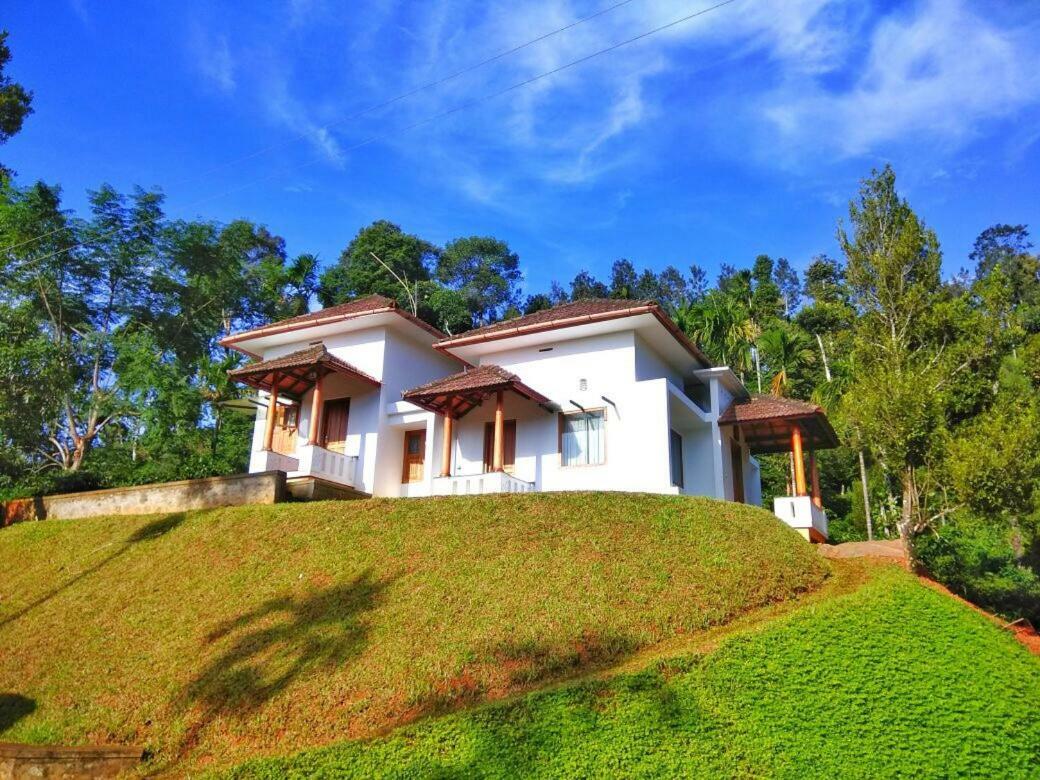 Pristine Hills Vila Meppādi Exterior foto